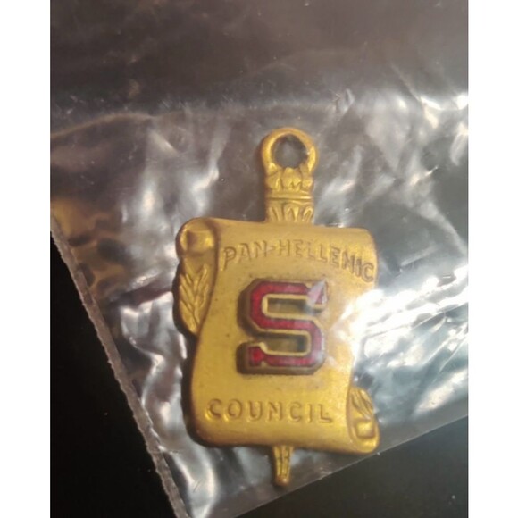 Antique 1941 Pan-Hellenic Council Lapel Pin initialed and dated - Picture 1 of 7